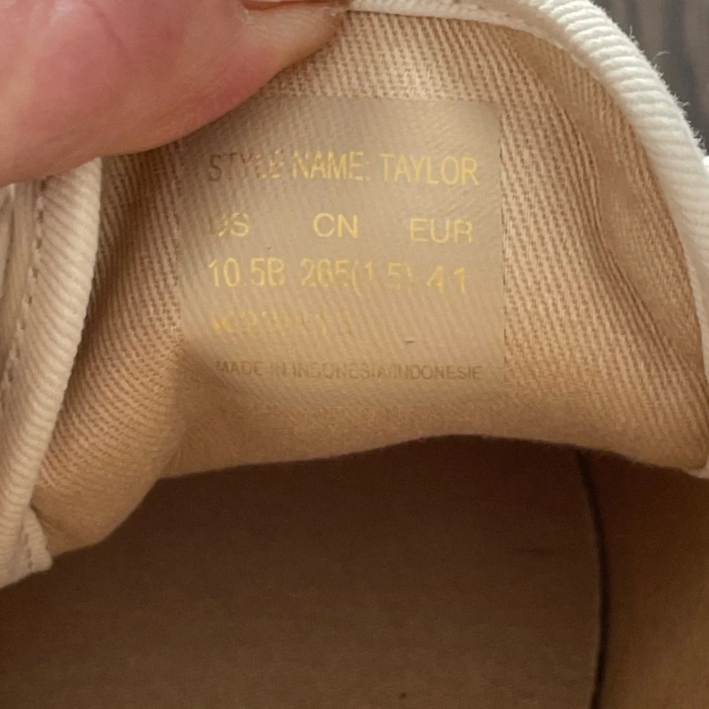 KATE SPADE NEW Taylor Lace-Up Low-Top Sneakers